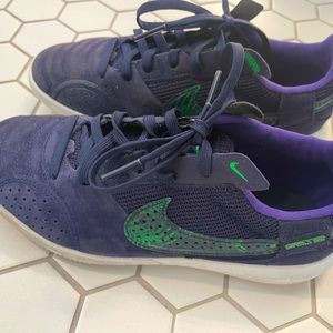 Nike Gatos indoor soccer/ futsal shoes